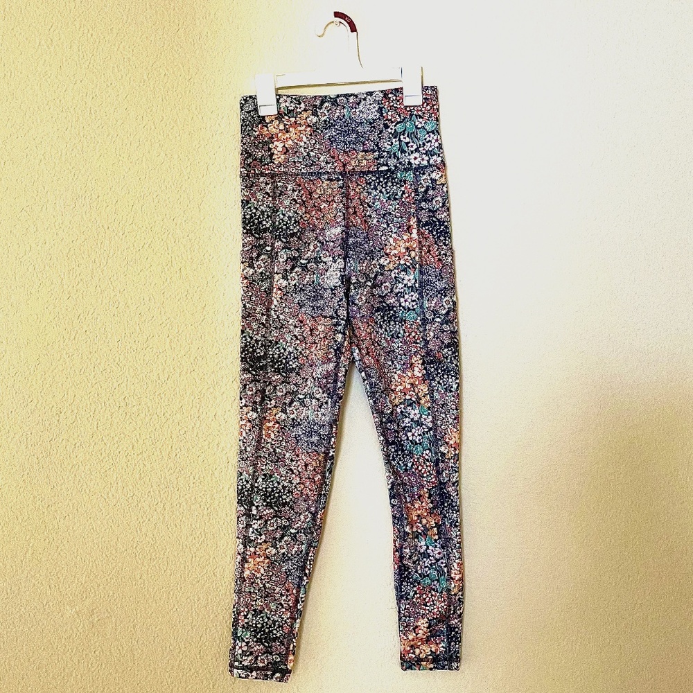 NWT American Eagle Floral Leggings w/ Pockets